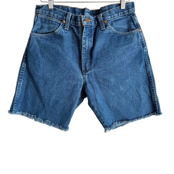 Wrangler Denim High Rise Shorts Women’s Size 33 Med Wash Raw Hem Rodeo Western - Picture 1 of 9